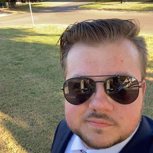 Meet your Posher, Brady